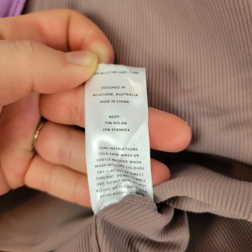 Wilo the Label Racerback Sports Bra Size Medium Ribbed Tan Mauve Purple‎